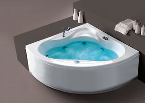 corner bathtub / methacrylate