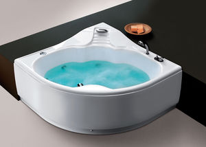 corner bathtub / methacrylate