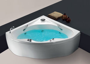corner bathtub / methacrylate
