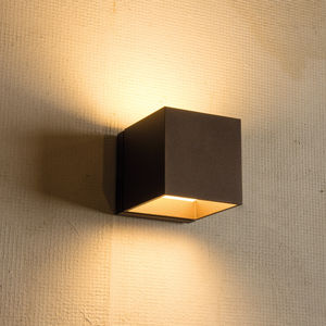 contemporary wall light / for wet rooms / outdoor / aluminum