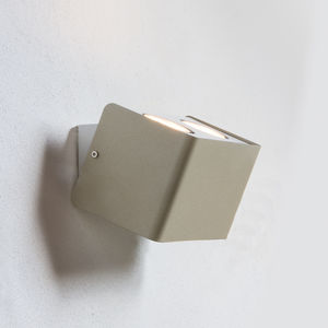 contemporary wall light / for wet rooms / outdoor / metal