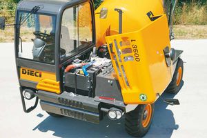 hydraulic mixer truck / diesel / for concrete