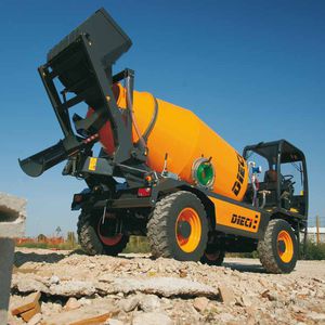 hydraulic mixer truck / diesel / for concrete