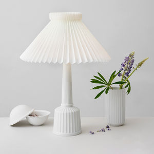 table lamp / contemporary / porcelain / handmade