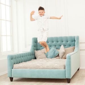 single bed / traditional / upholstered / with headboard