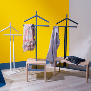 floor coat rack / contemporary / lacquered metal / wooden
