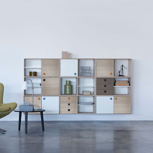wall-mounted shelf / modular / contemporary / oak