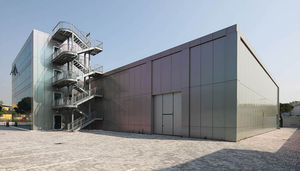 metal cladding / smooth / panel