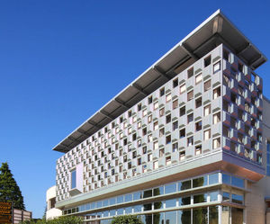 composite ventilated facade / aluminum