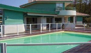 protective barrier / fixed / glass / pool