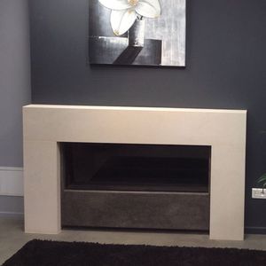 gas fireplace / contemporary / closed hearth / built-in