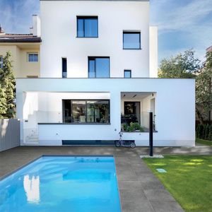 outdoor tile / poolside / floor / porcelain stoneware