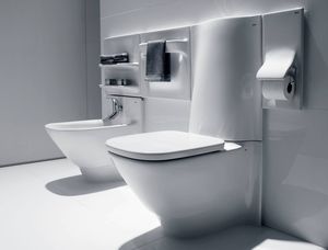free-standing toilet / ceramic