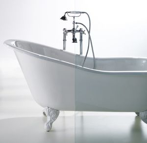 bathtub with legs / oval / cast iron / porcelain