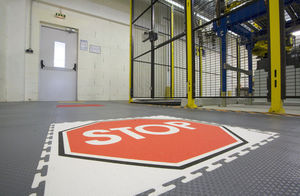 PVC flooring / tile / smooth / concrete look