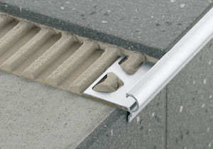 steel stair nosing / non-slip
