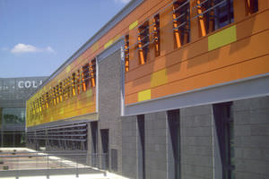 metal fastening system / for facade cladding