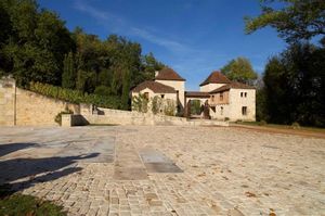 natural stone paver / drive-over / made from recycled materials