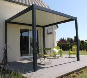 wall-mounted pergola / self-supporting / aluminum / with mobile slats