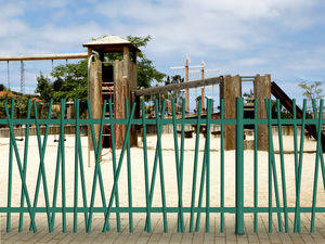 garden fence / bar / metal