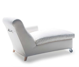 traditional chaise longue / fabric / leather / on casters