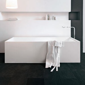 free-standing bathtub / Corian®
