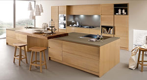 contemporary kitchen / solid wood / wooden / handleless