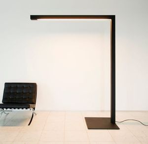 floor-standing lamp / minimalist / metal / LED