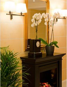 traditional wall light / fabric
