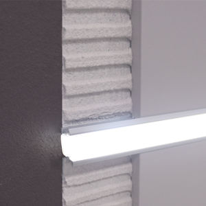aluminum baseboard / light