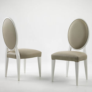 traditional chair / upholstered / medallion / fabric