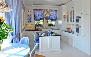 traditional kitchen / lacquered wood / island / with handles