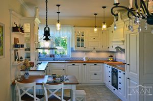 traditional kitchen / wood veneer / lacquered wood / L-shaped