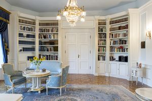 corner bookcase / traditional / wooden