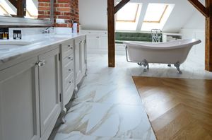 traditional bathroom cabinet / wooden