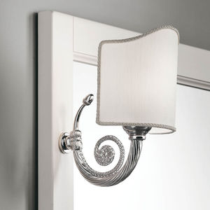 traditional wall light / for bathrooms / metal / for mirrors