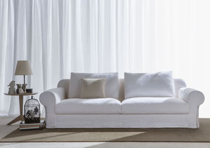 traditional sofa / leather / fabric / 3-seater