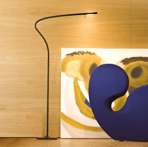 floor-standing lamp / contemporary / painted aluminum / orientable