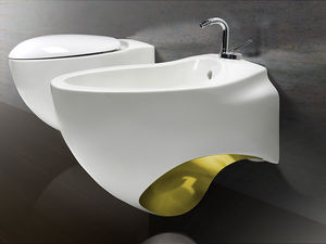 wall-hung toilet / ceramic