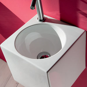 wall-mounted hand basin / square / ceramic