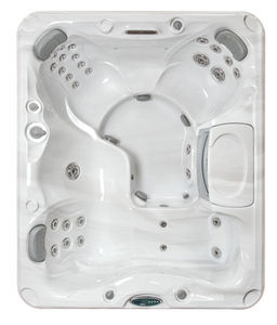 built-in hot tub / above-ground / rectangular / 4-seater