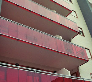 balcony with panels / glass
