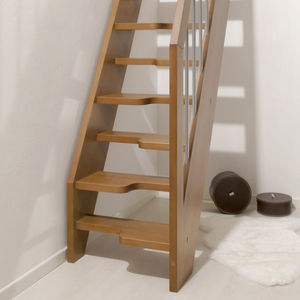 straight staircase / wooden steps / wooden frame / without risers