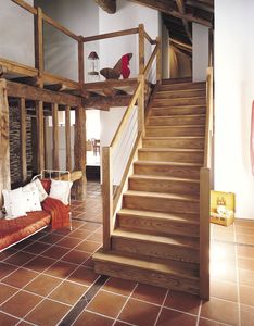 straight staircase / wooden steps / lateral stringer / with risers
