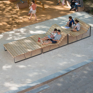 contemporary sun lounger / ash / pine / galvanized steel