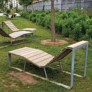 contemporary sun lounger / ash / pine / galvanized steel