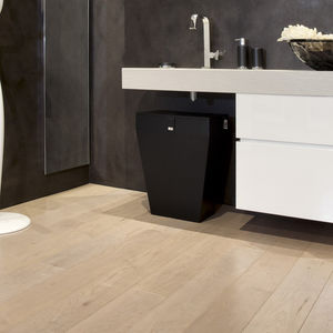 engineered parquet floor / glued / maple / varnished