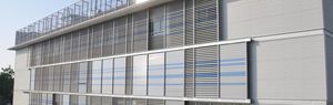 aluminum solar shading / for facades / swiveling