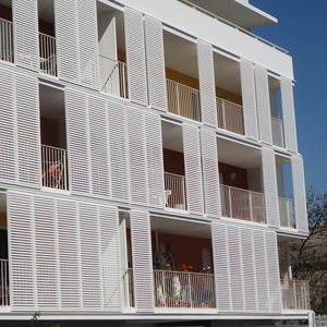 aluminum solar shading / wooden / for shelters / horizontal