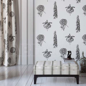 traditional wallpaper / floral
